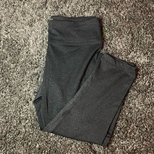 NWOT 90 Degree cropped legging